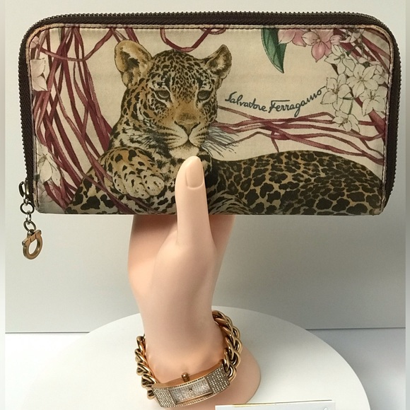 Salvatore Ferragamo Animal Print Vintage Zip Around Wallet 😍🔥 - Picture 9 of 17